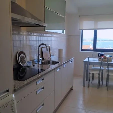 Apartamento Un Rincón Con Vistas A La Ría, Playa Y Parking. *